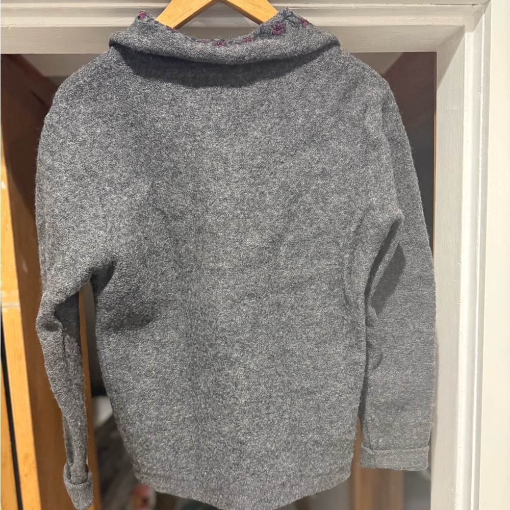 100% wool sweaterer in grey EUC with hand stitchesed floral and beaded collar. - Picture 5 of 5